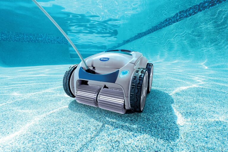 Robotic pool cleaner and everything you need to know about